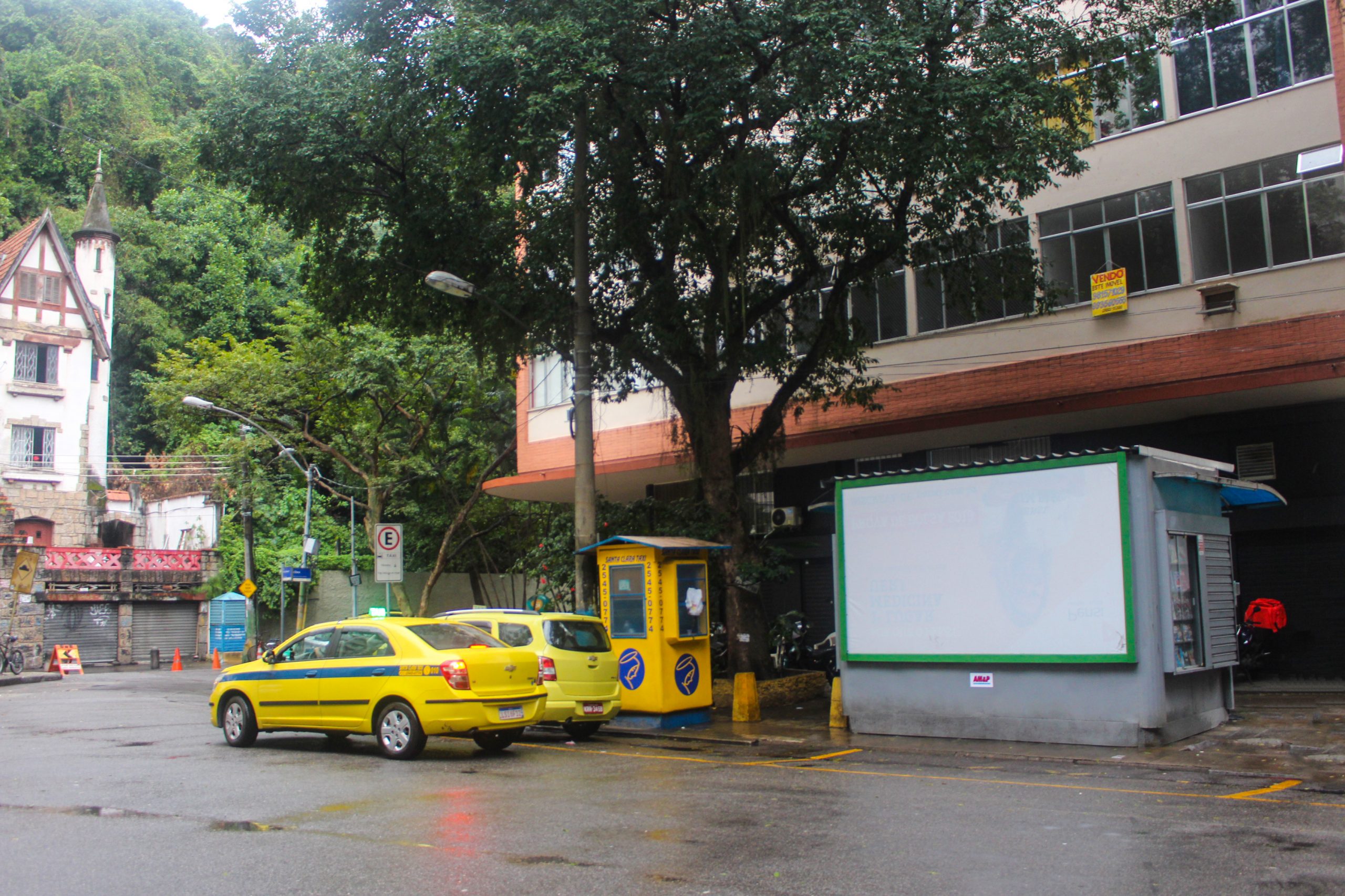 BANCA  - RUA HENRIQUE OSWALD X SANTA CLARA - COPACABANA - HEZAGONO BRASIL PUBLICIDADE