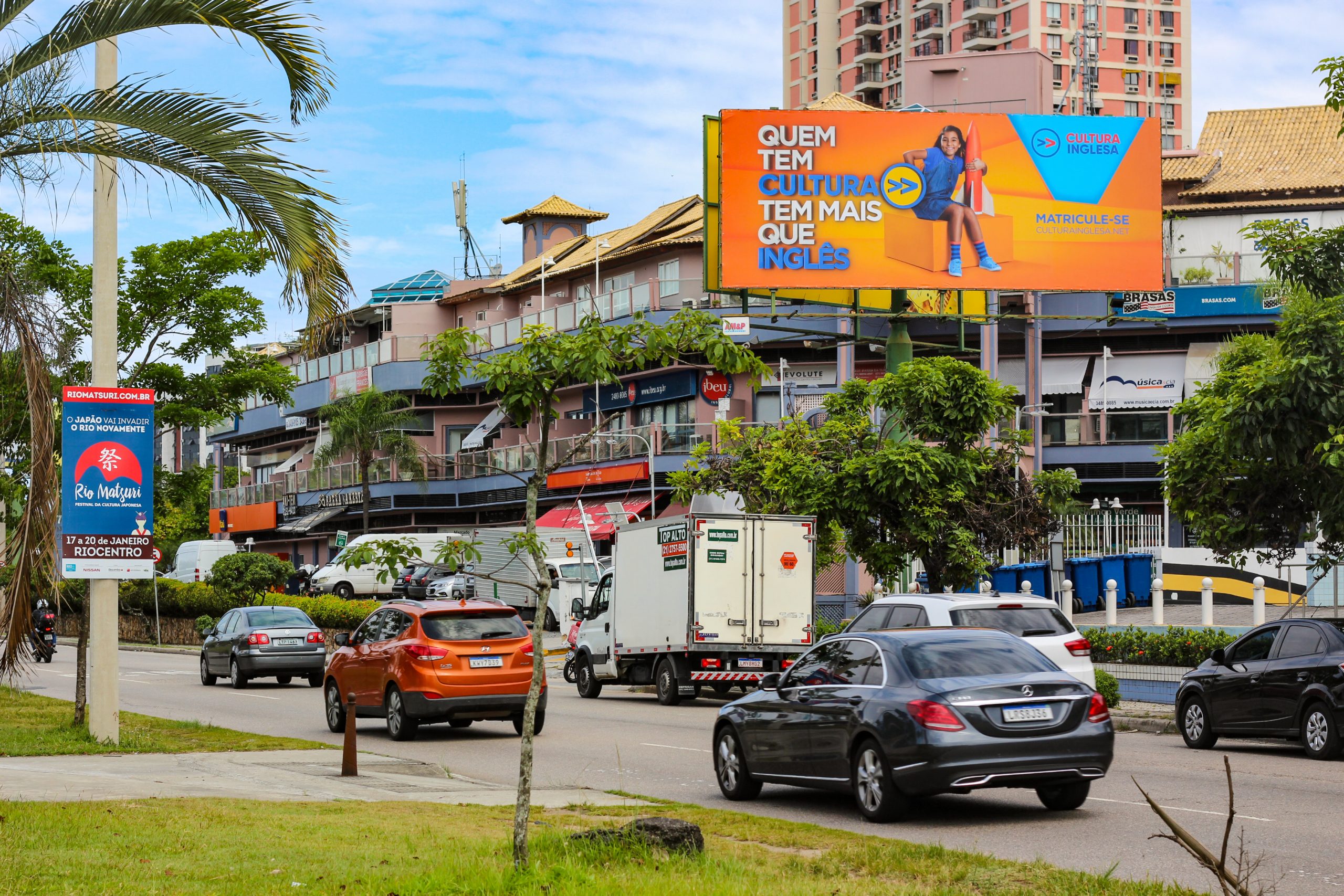 Painel frontlight na Barra