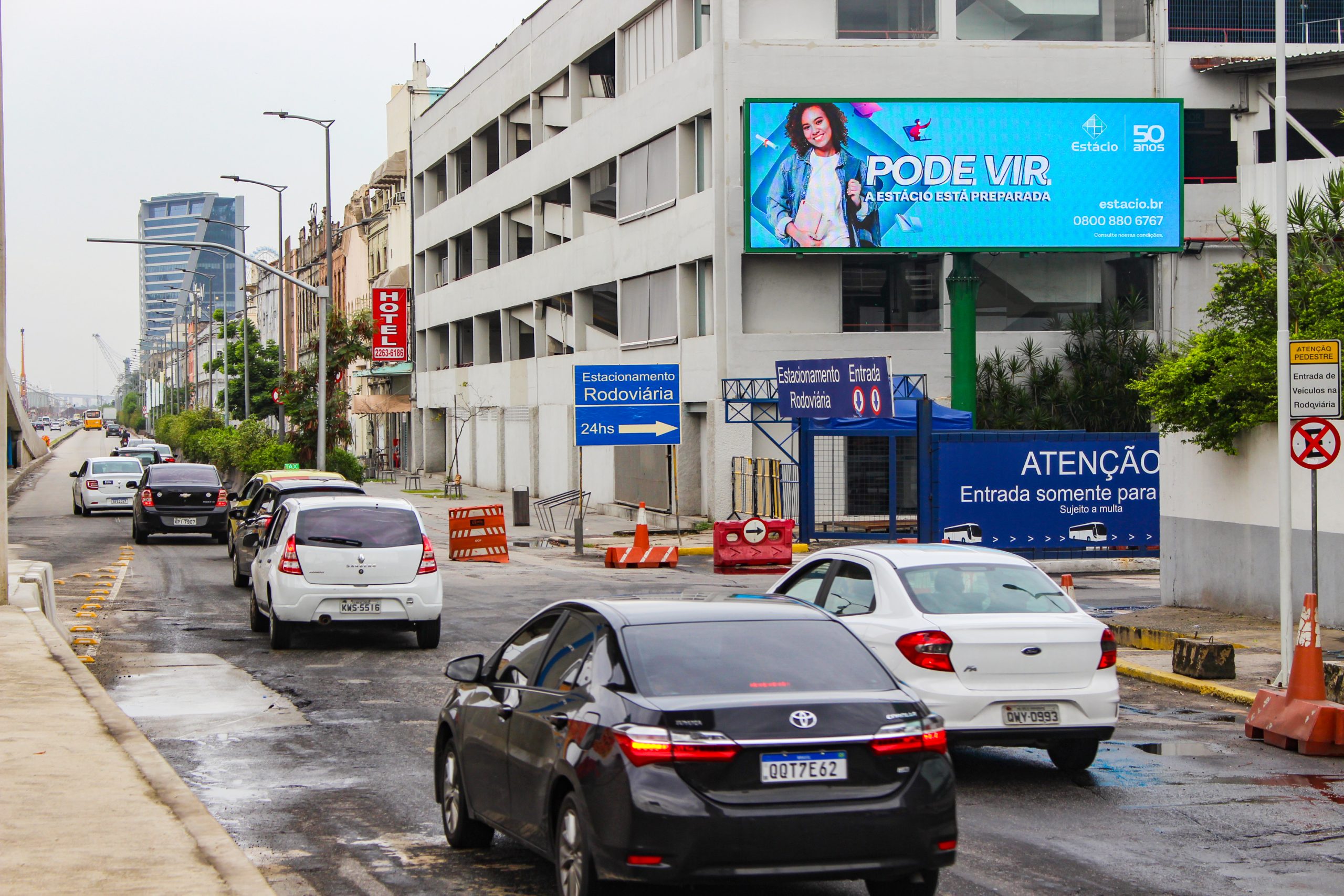Painel de LED no Centro do Rio com campanha de Estácio