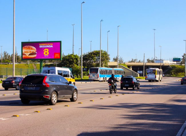 painel-led-hezagono-segunda-mc-donalds-1